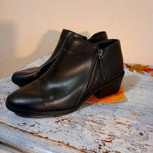 Time&Tru : wide Memory Foam size 9 Wide Ankle Booties